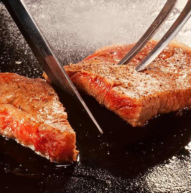 鉄板焼きの 醍醐味である、肉。